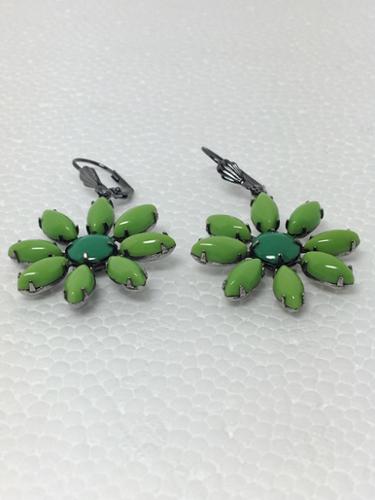 30mm (a bit bigger than a quarter) Vintage Swarovski smooth top stone and Czech glass stones, daisy flower earrings on Gun metal shell lever-back wires. 